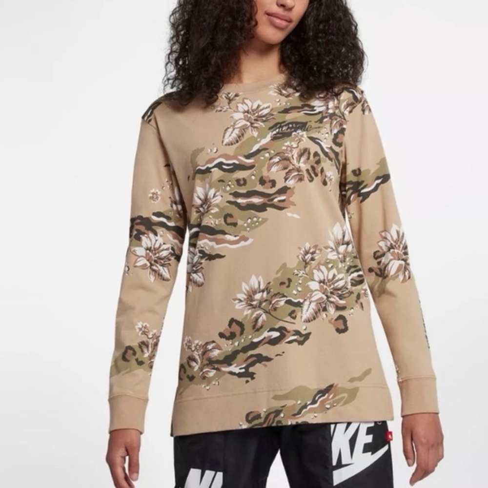 Nike Camo Force is Female Floral Long Sleeve‎ Top Size M 100% Cotton